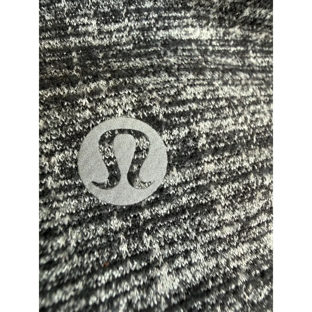 Lululemon‎ Extra Mile Hoodie Women's 6 Gray Pullover Pleat Back Thumbholes Shirt